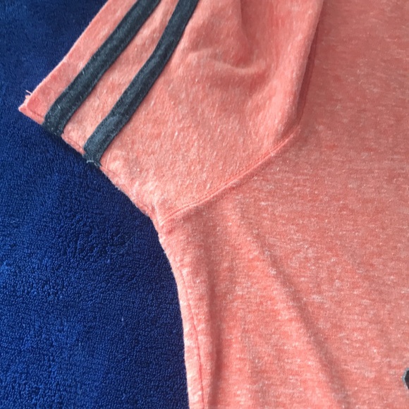 Genuine Merchandise by Campus Lifestyle San Francisco Giant V-Neck Tee - Picture 4 of 6